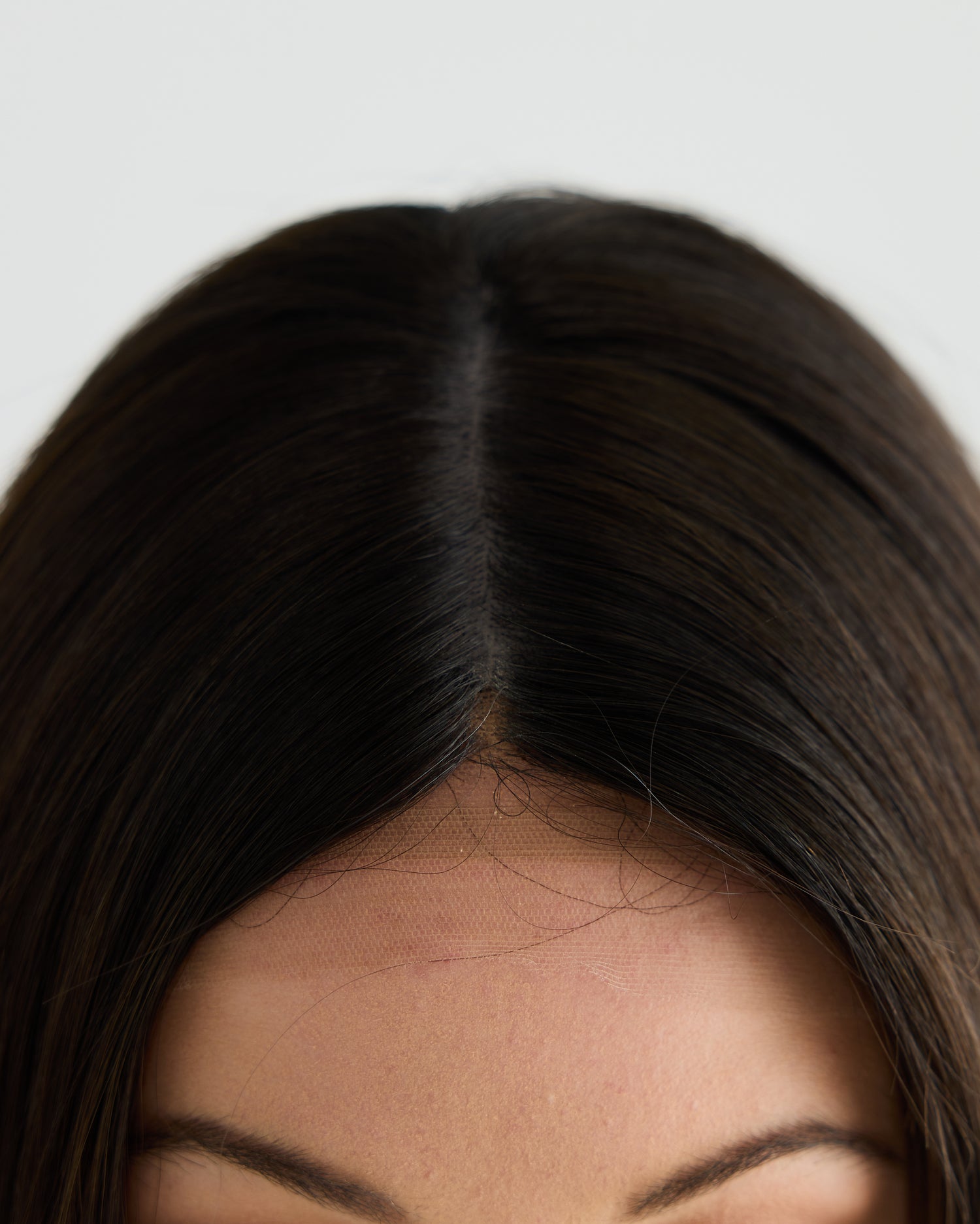 DARK HIGHLIGHTED BRUNETTE // GAME CHANGER WIG // 20 INCHES // S CAP