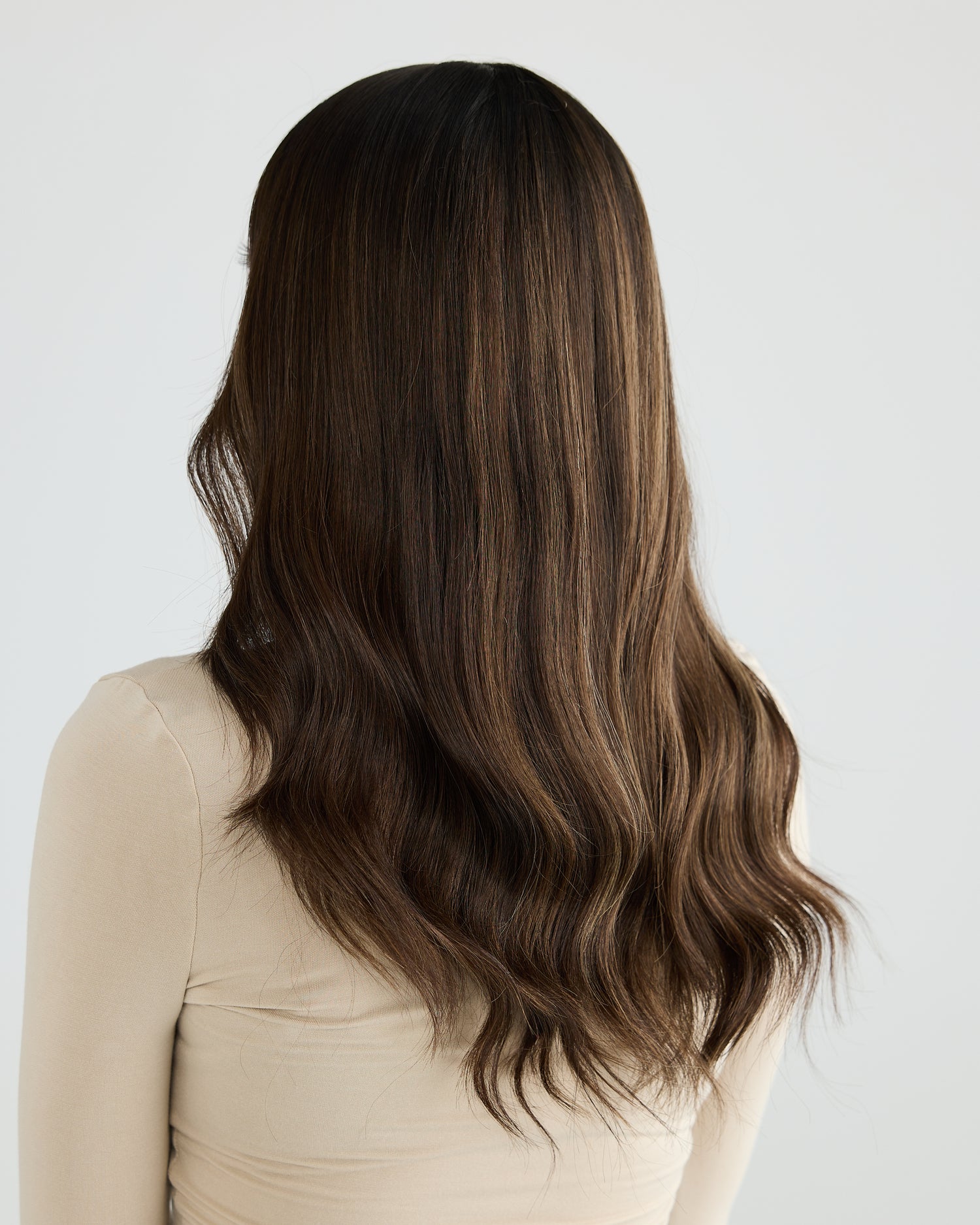 DARK HIGHLIGHTED BRUNETTE // GAME CHANGER WIG // 20 INCHES // S CAP