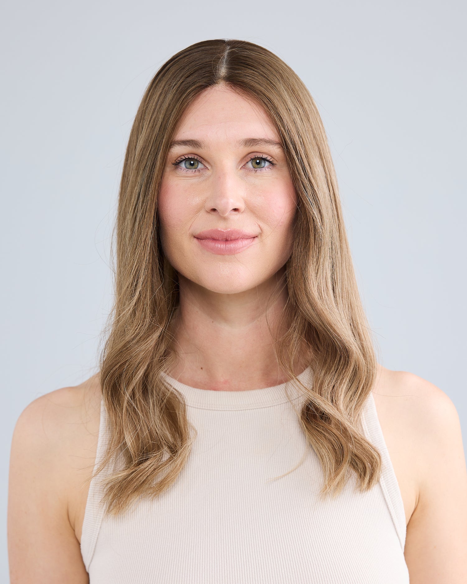 NEUTRAL BRONDE MELT // GAME CHANGER WIG // 20 INCHES // S CAP