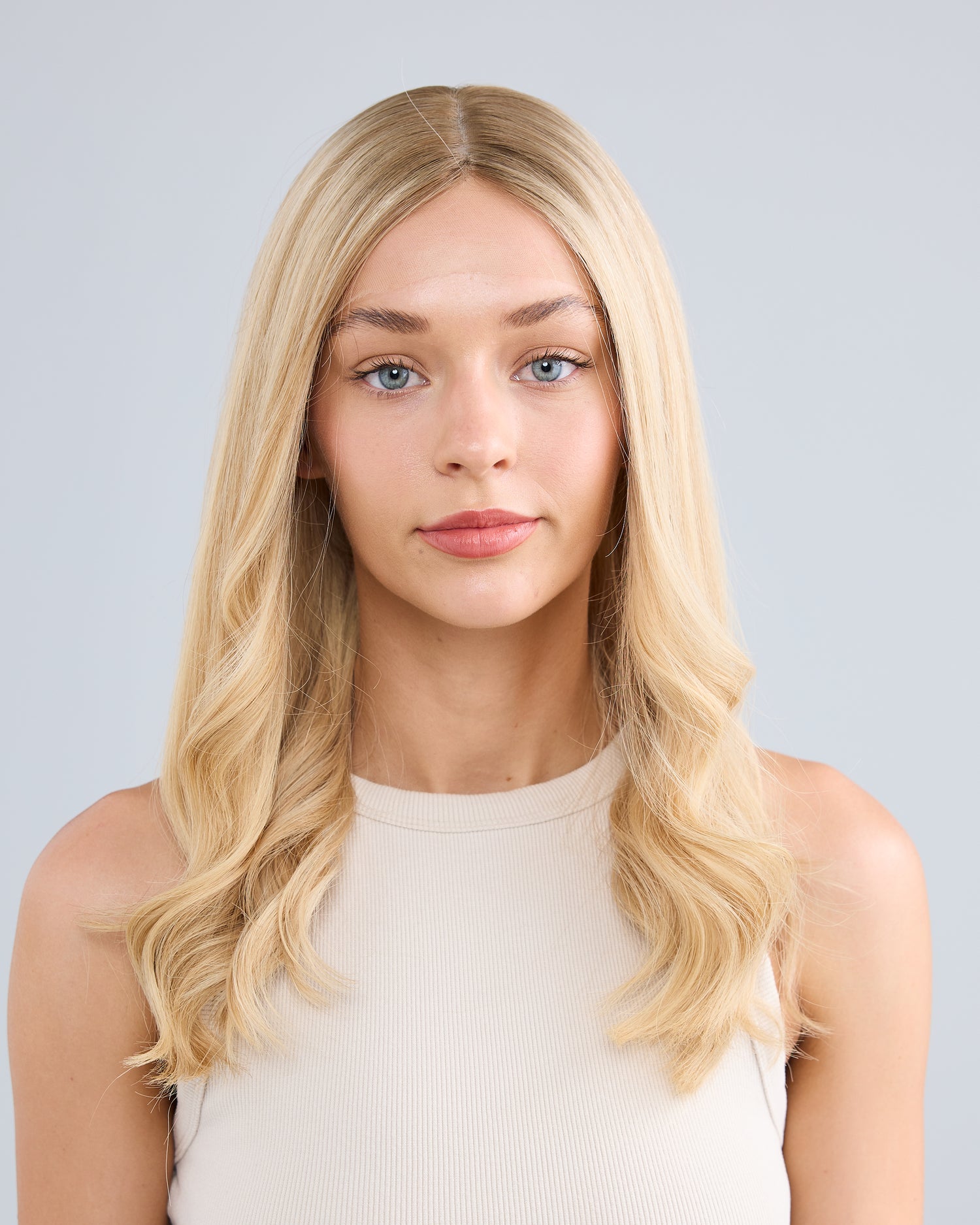 SOFT NEUTRAL BLONDE // GAME CHANGER WIG // 20 INCHES // S CAP