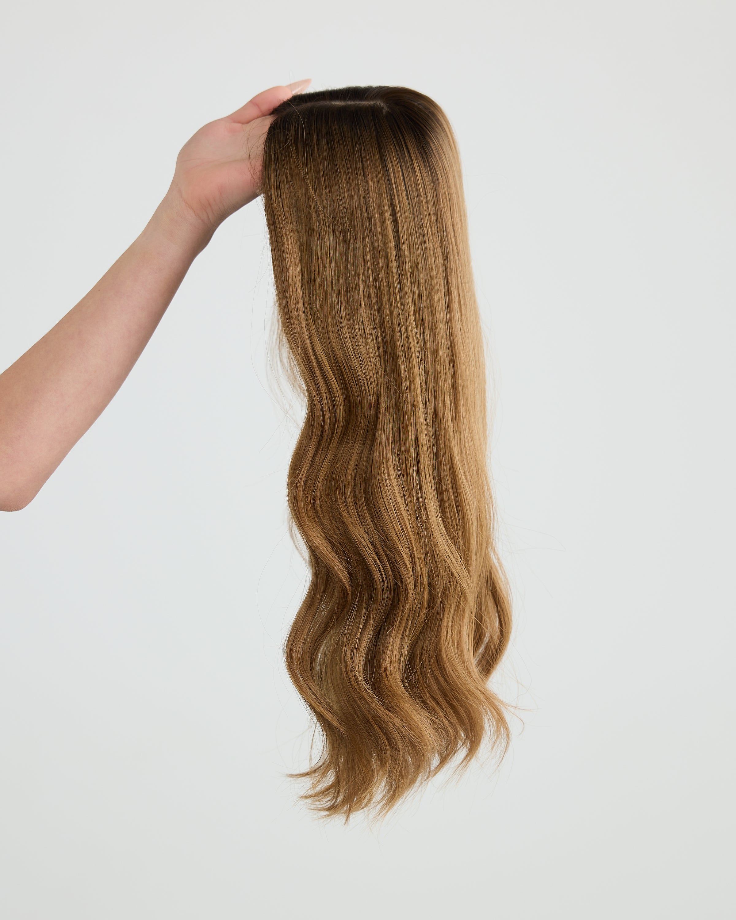 GOLDEN LIGHT BRUNETTE // GAME CHANGER WIG // 20 INCHES // XS CAP