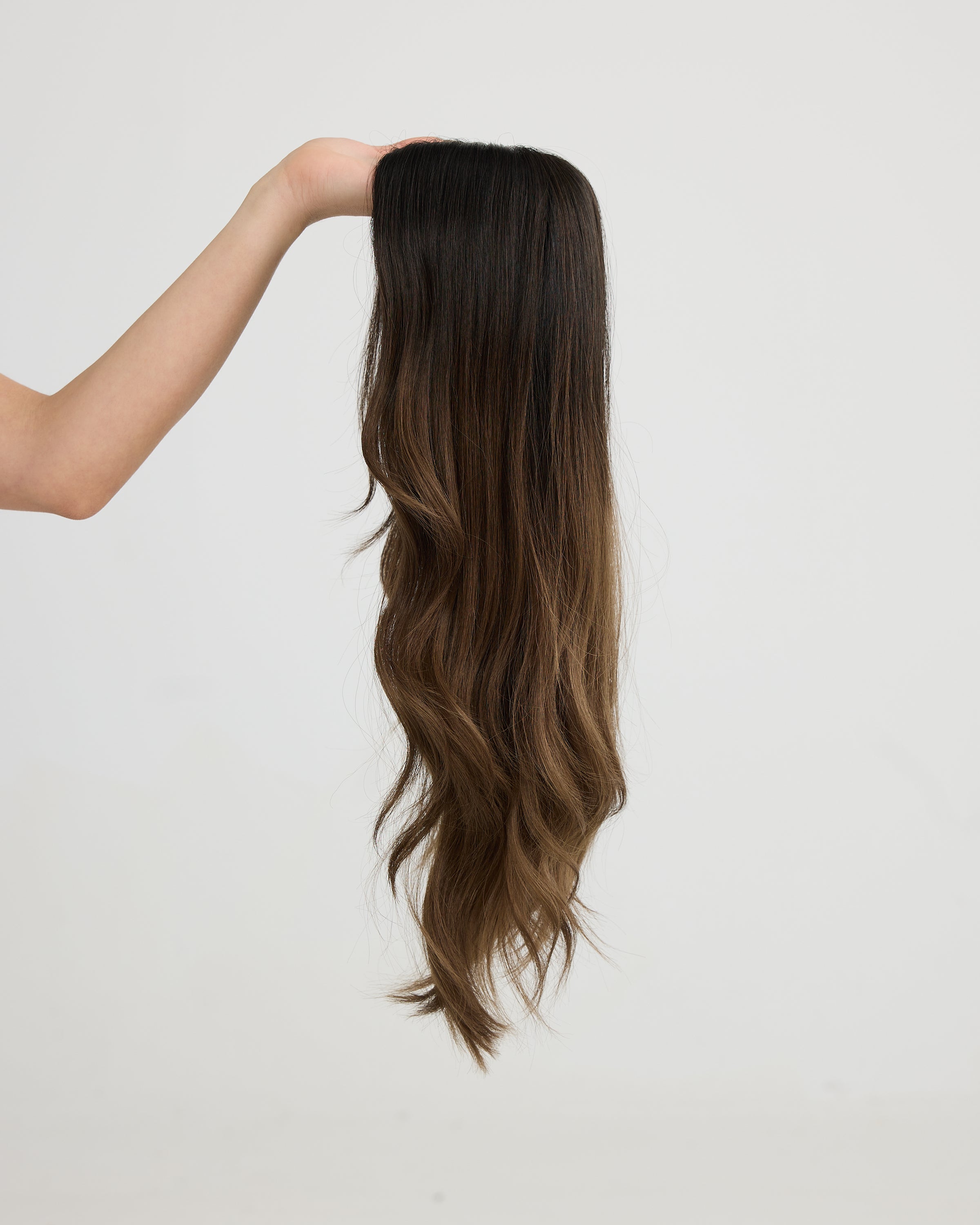 ASH DEPTH // GAME CHANGER WIG // 22 INCHES // S CAP
