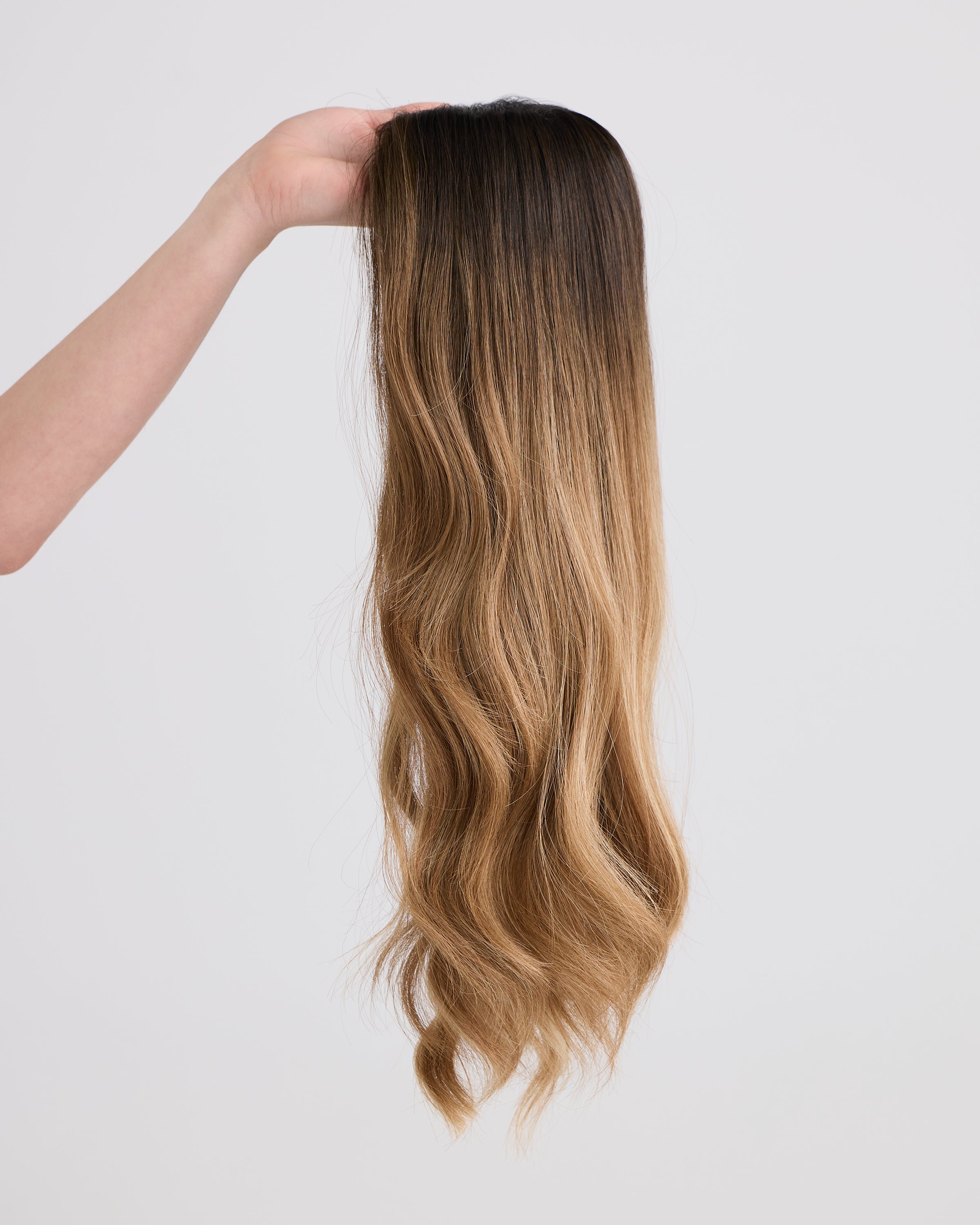 SOFT BRUNETTE BALAYAGE // GAME CHANGER WIG // 20 INCHES // S CAP