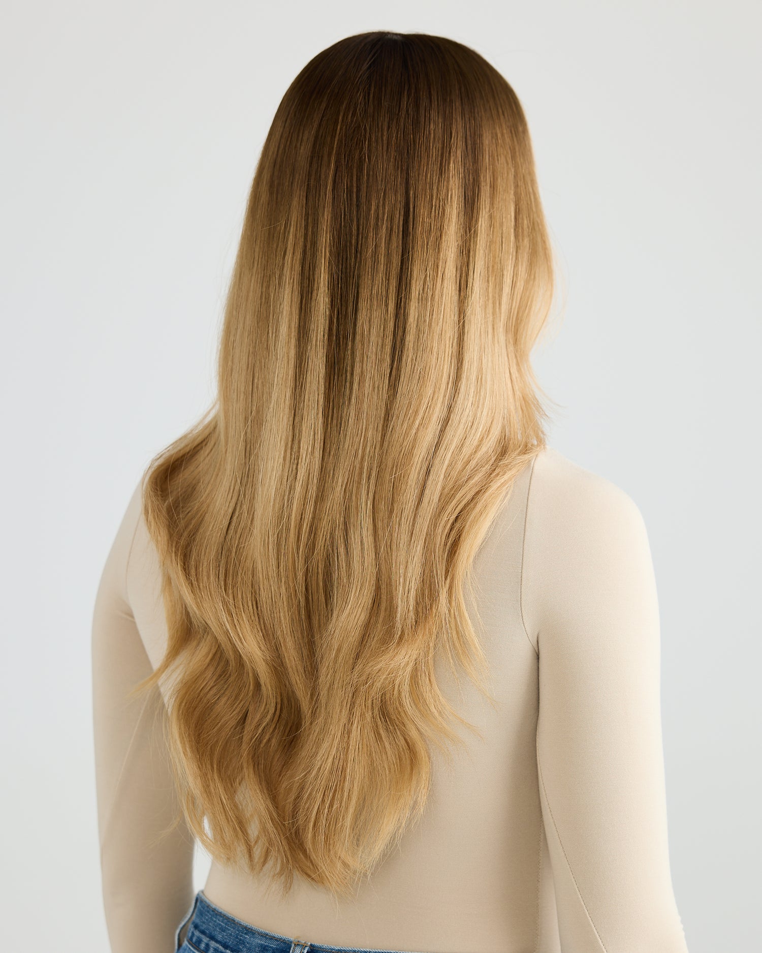 LIGHT SUNKISSED BALAYAGE // GAME CHANGER WIG // 24 INCHES // M CAP