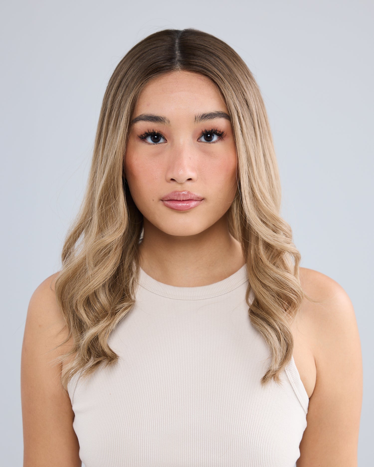 NEUTRAL BRONDE MELT // LUXE WIG // 20 INCHES // M CAP