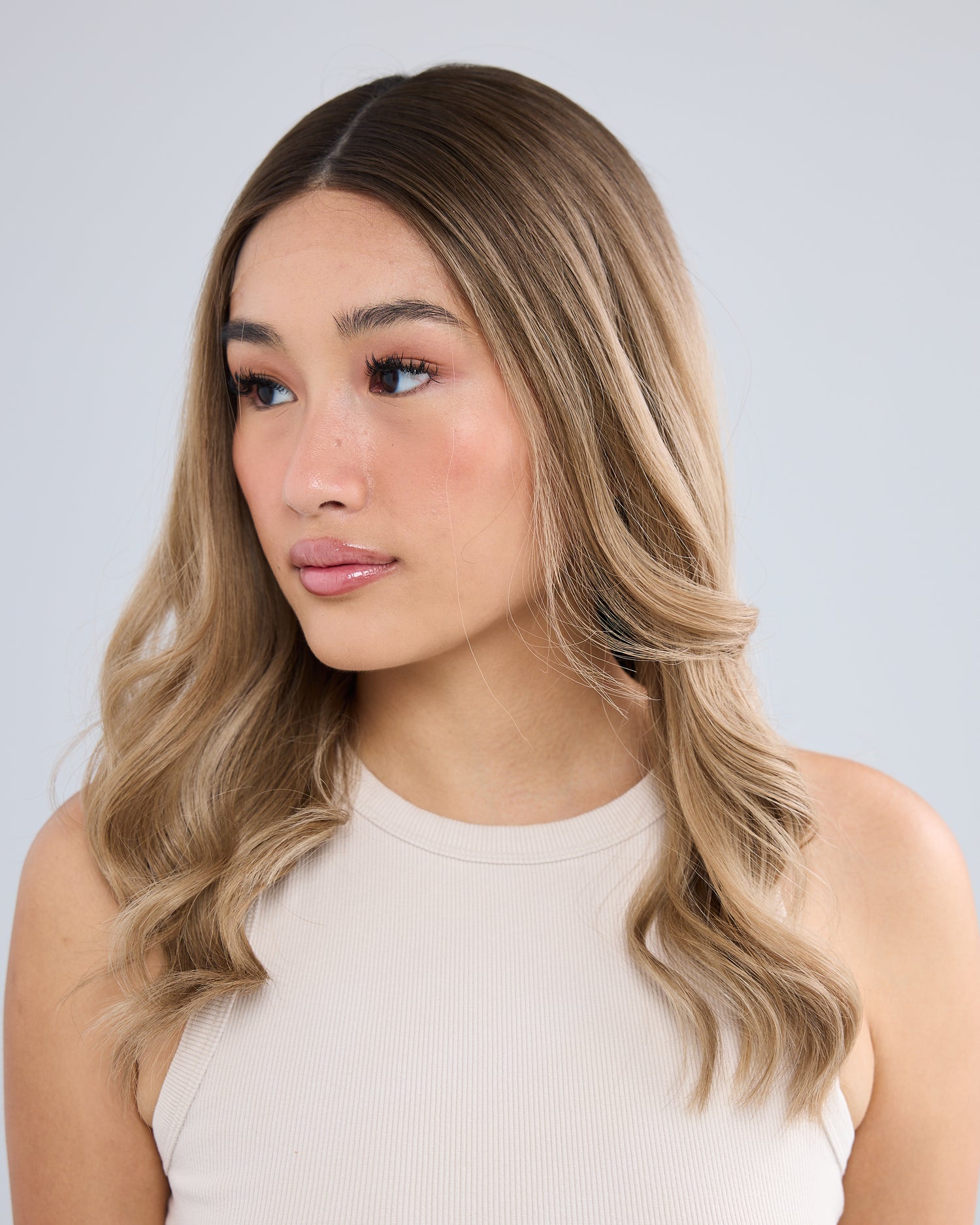 NEUTRAL BRONDE MELT // LUXE WIG // 20 INCHES // M CAP