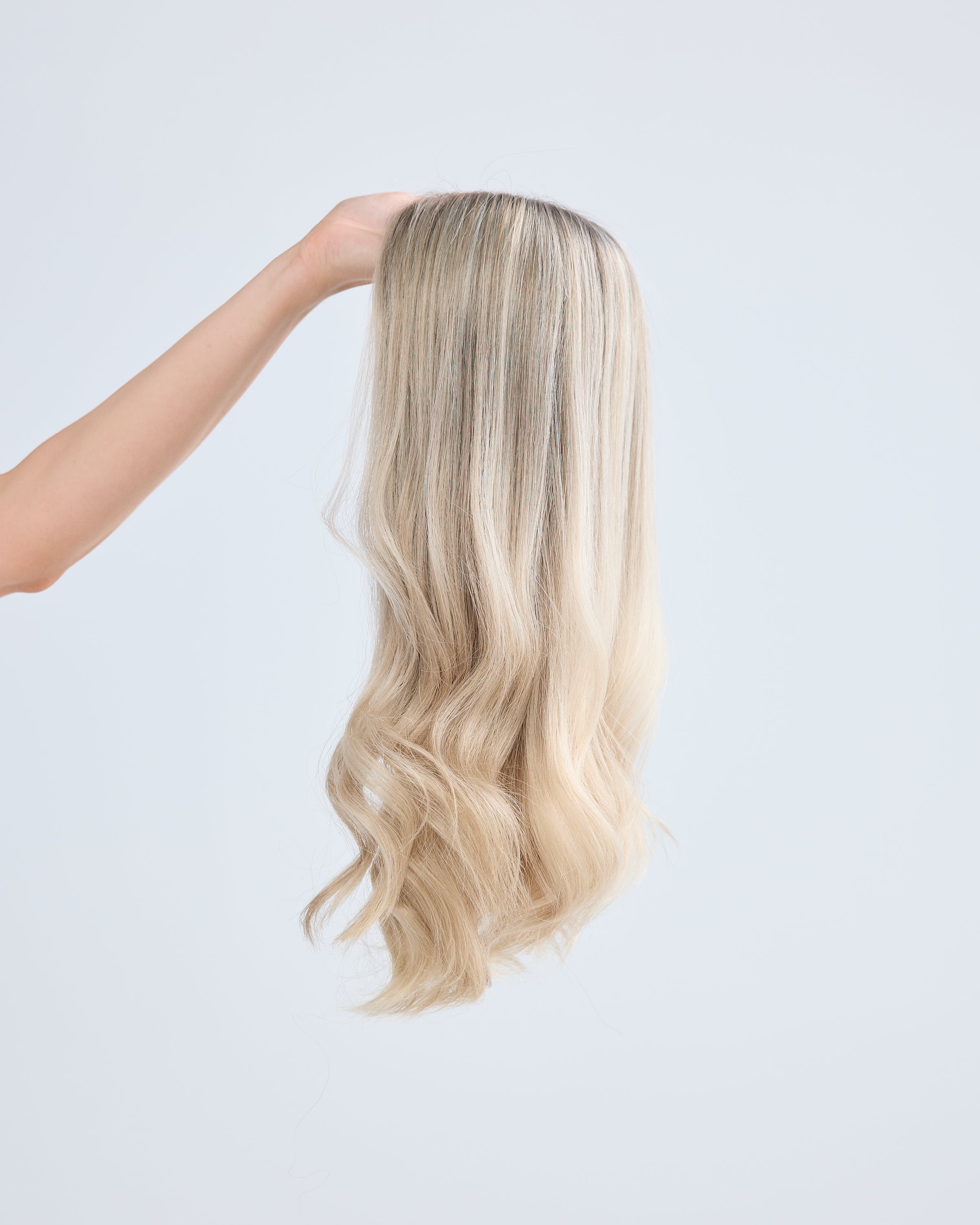 ASH BLONDE BALAYAGE // LUXE WIG // 20 INCHES // M CAP