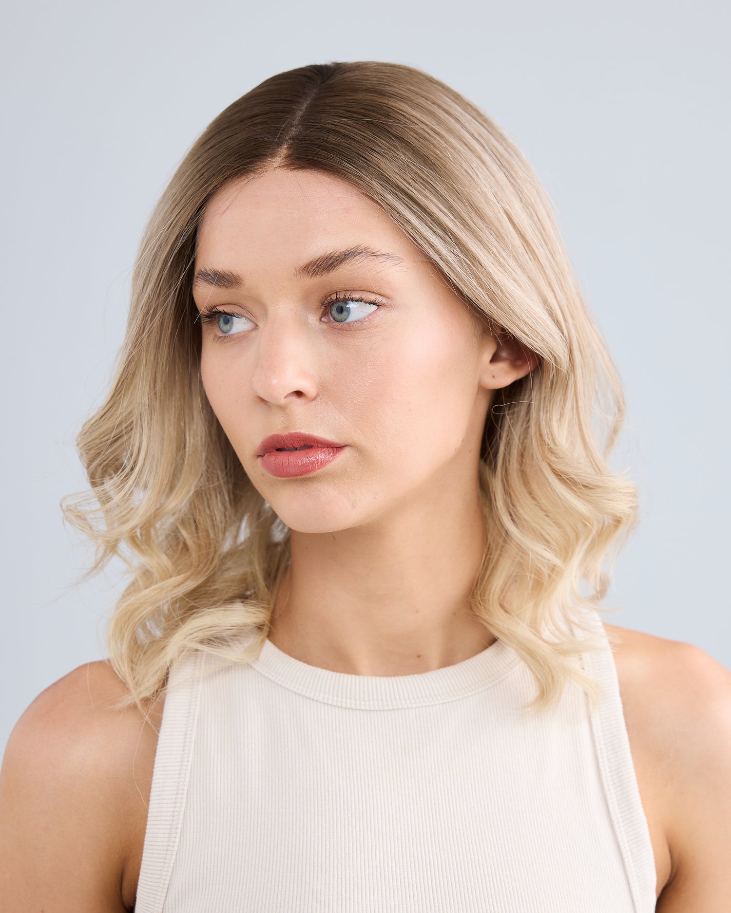 DIMENSIONAL LIGHT BLONDE // LUXE WIG // 16 INCHES // M CAP