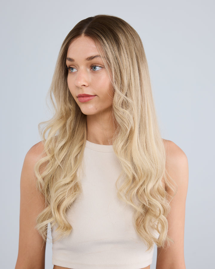 LIGHT MELTED BLONDE // LUXE WIG // 24 INCHES // S CAP