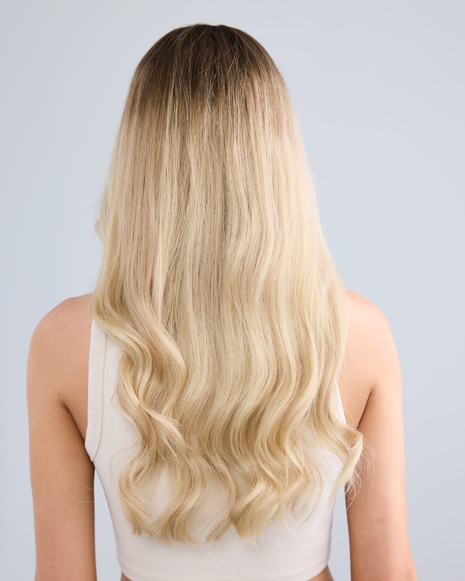 LIGHT MELTED BLONDE // LUXE WIG // 24 INCHES // S CAP