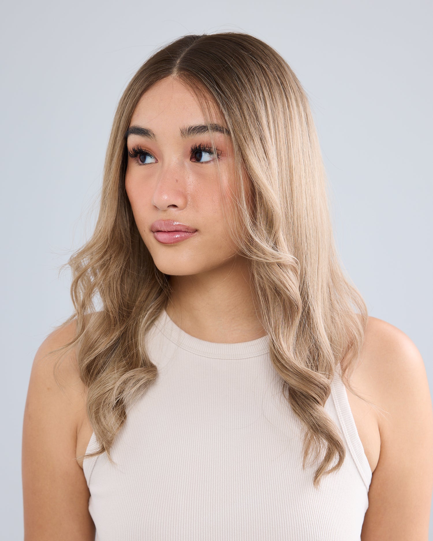 NEUTRAL BRONDE MELT // LUXE WIG // 20 INCHES // M CAP