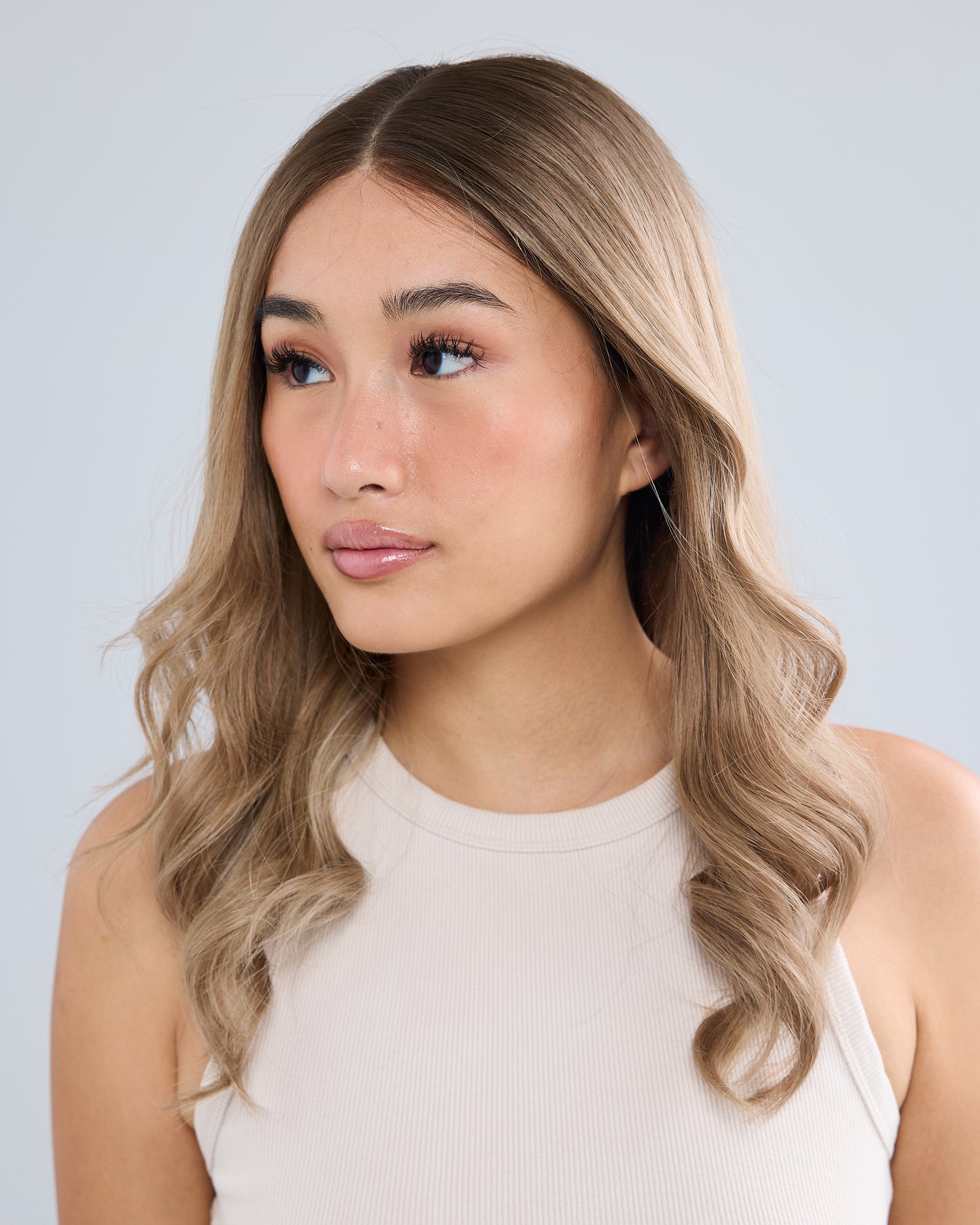 NEUTRAL BRONDE MELT // LUXE WIG // 20 INCHES // M CAP