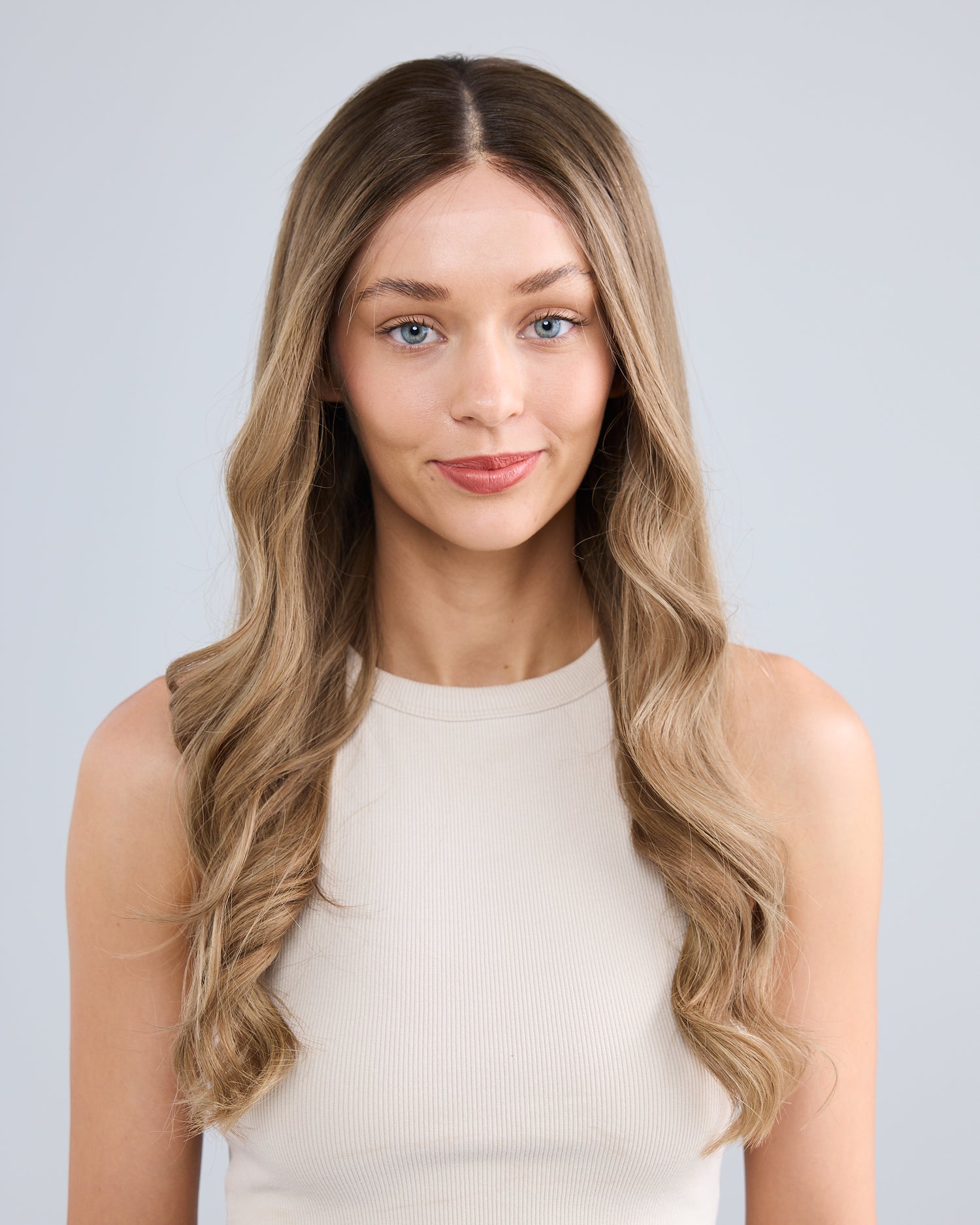 NEUTRAL BRONDE MELT // LUXE WIG // 24 INCHES // S CAP