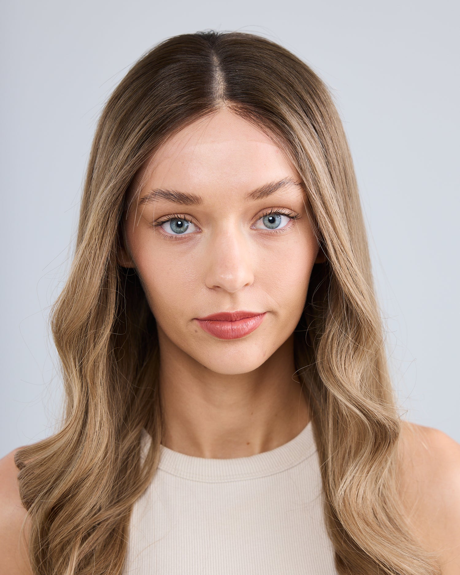 NEUTRAL BRONDE MELT // LUXE WIG // 24 INCHES // S CAP