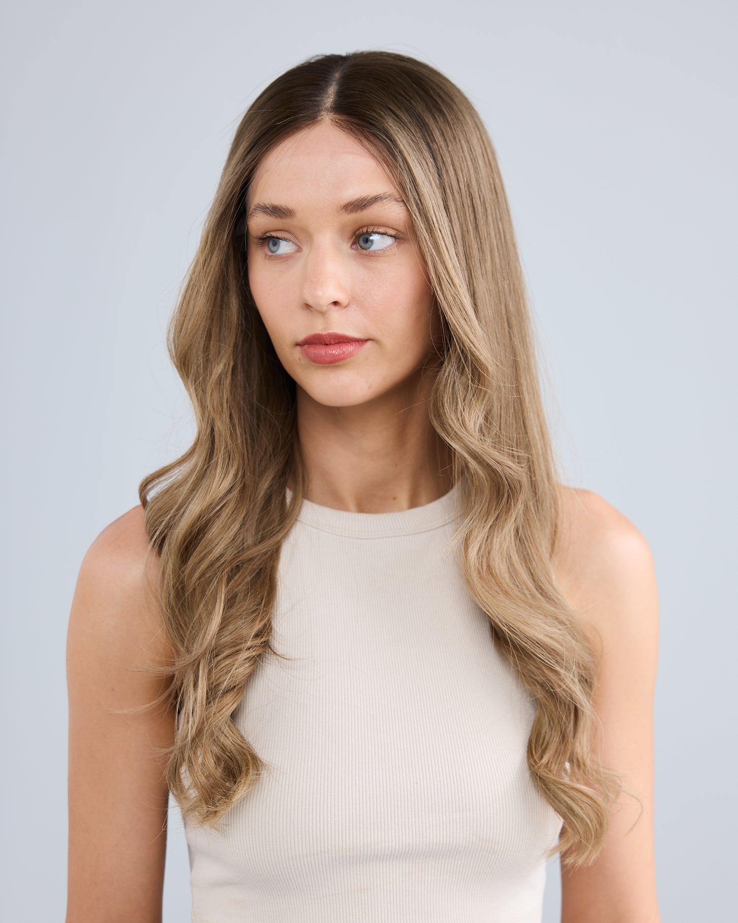 NEUTRAL BRONDE MELT // LUXE WIG // 24 INCHES // S CAP