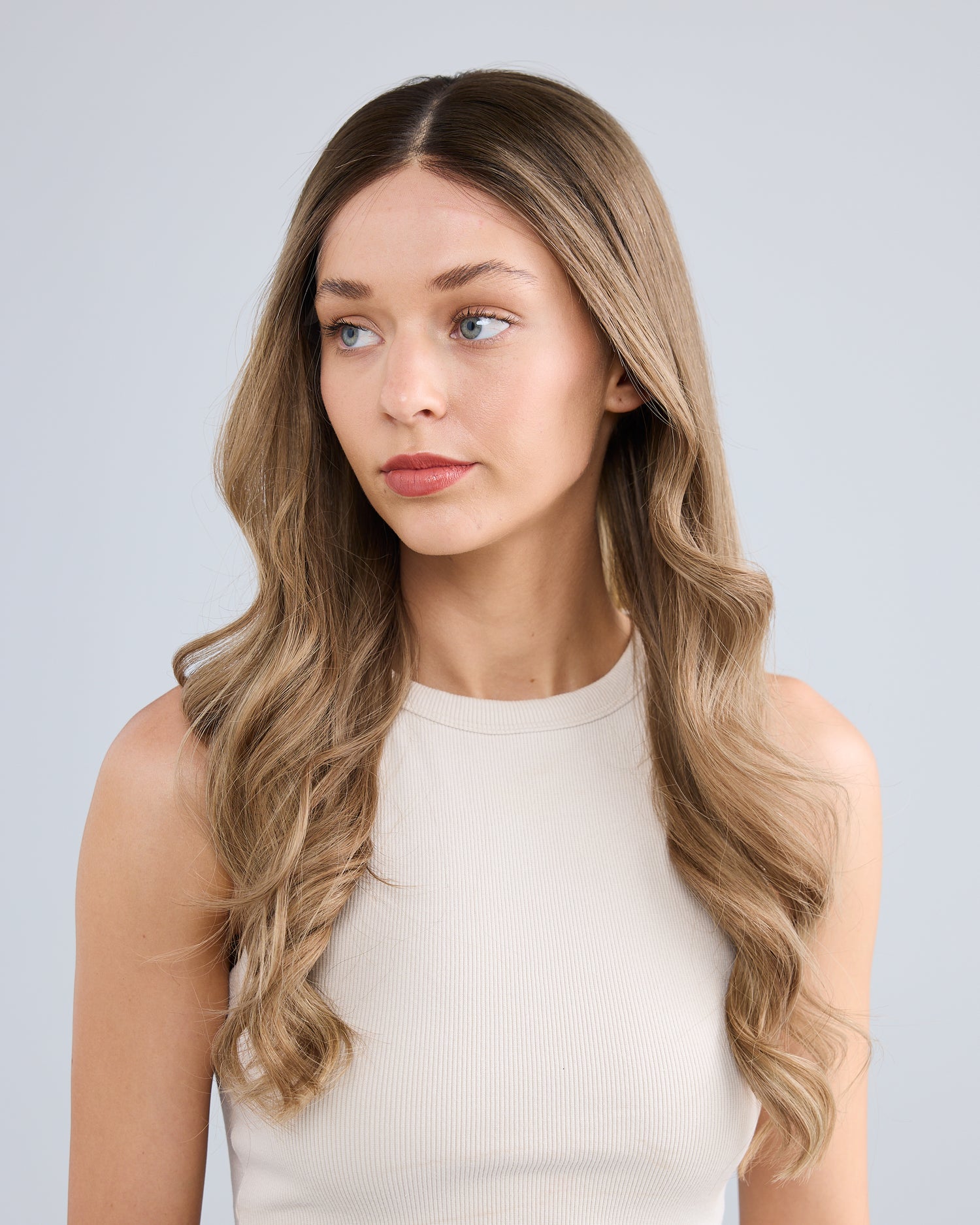 NEUTRAL BRONDE MELT // LUXE WIG // 24 INCHES // S CAP