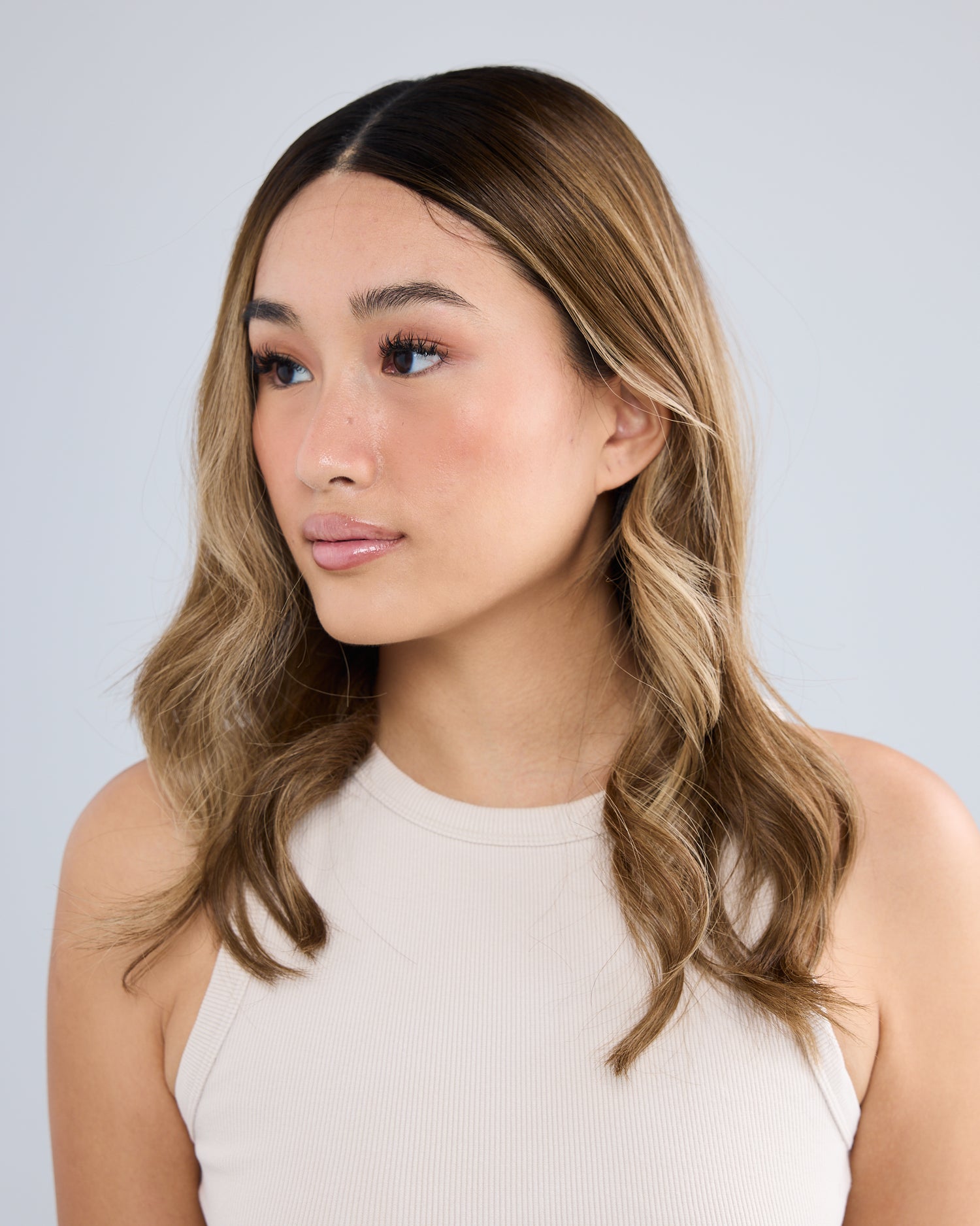 DIMENSIONAL BALAYAGE BRUNETTE // LUXE WIG // 20 INCHES // M CAP