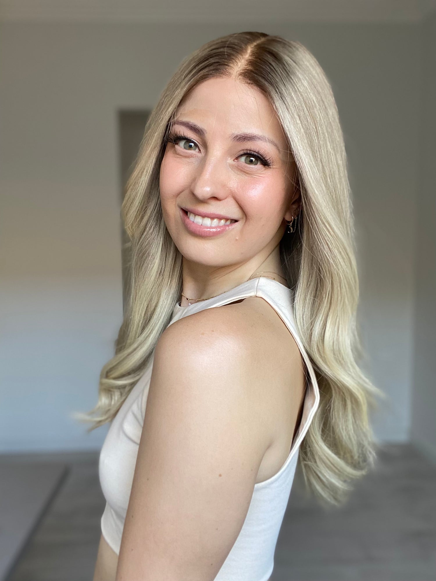 Light Ashy Blonde // Luxe Wig // 24 Inches // S Cap