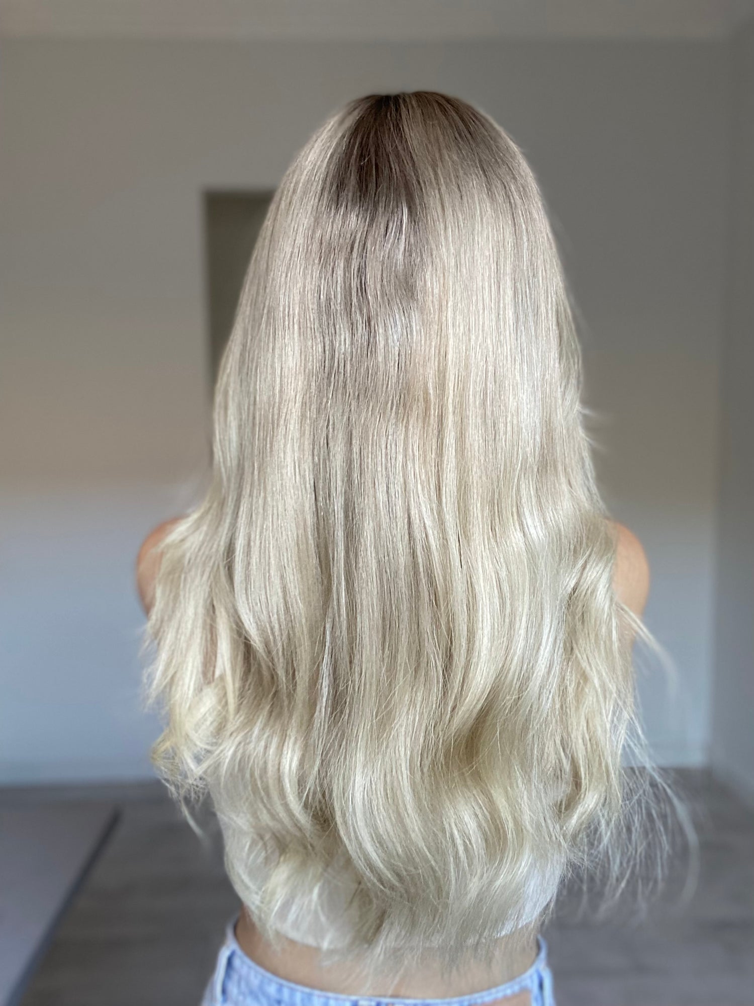 Light Ashy Blonde // Luxe Wig // 24 Inches // S Cap