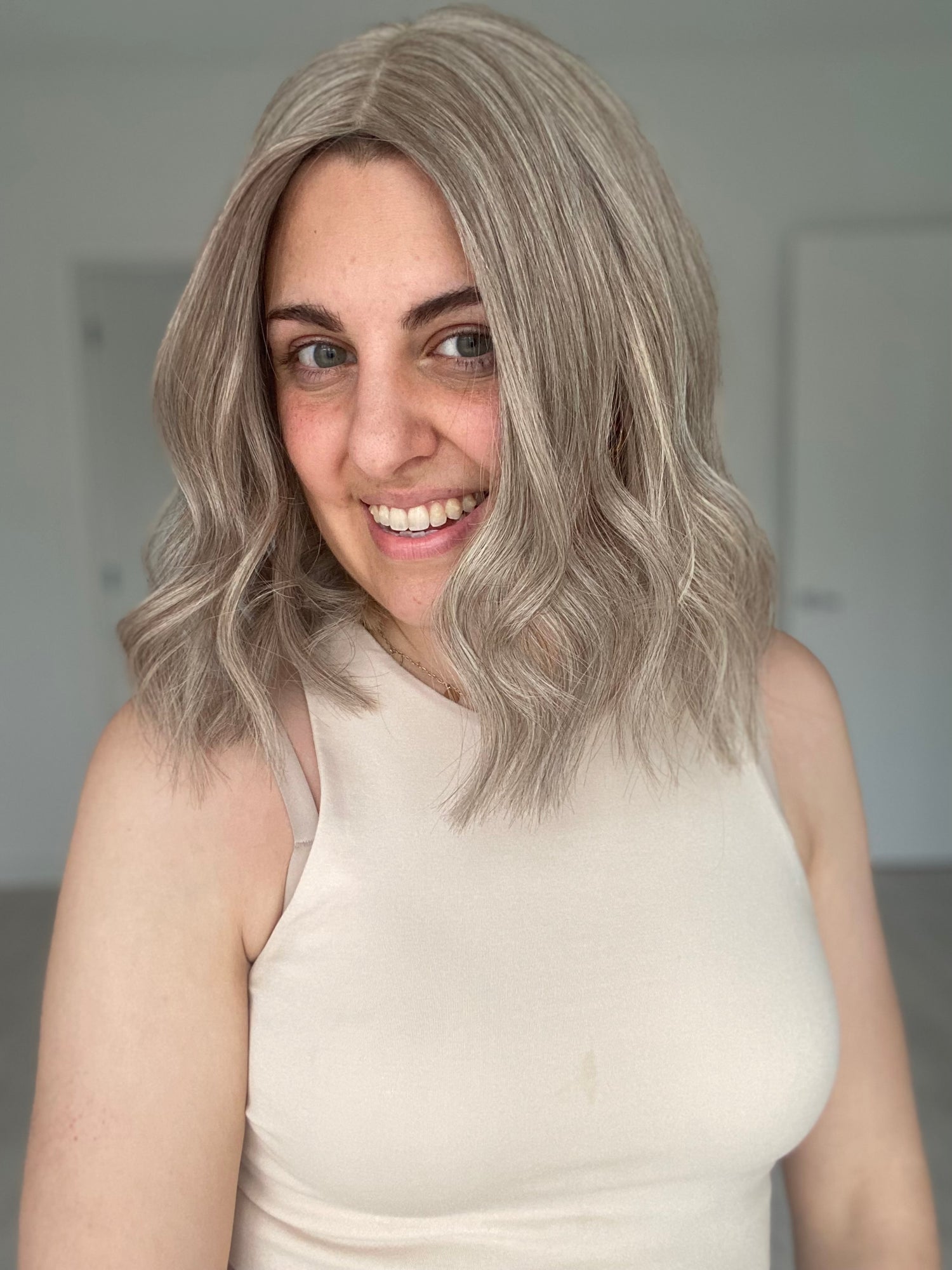Grey Blonde // Essentials Wig // 12 inches // M Cap