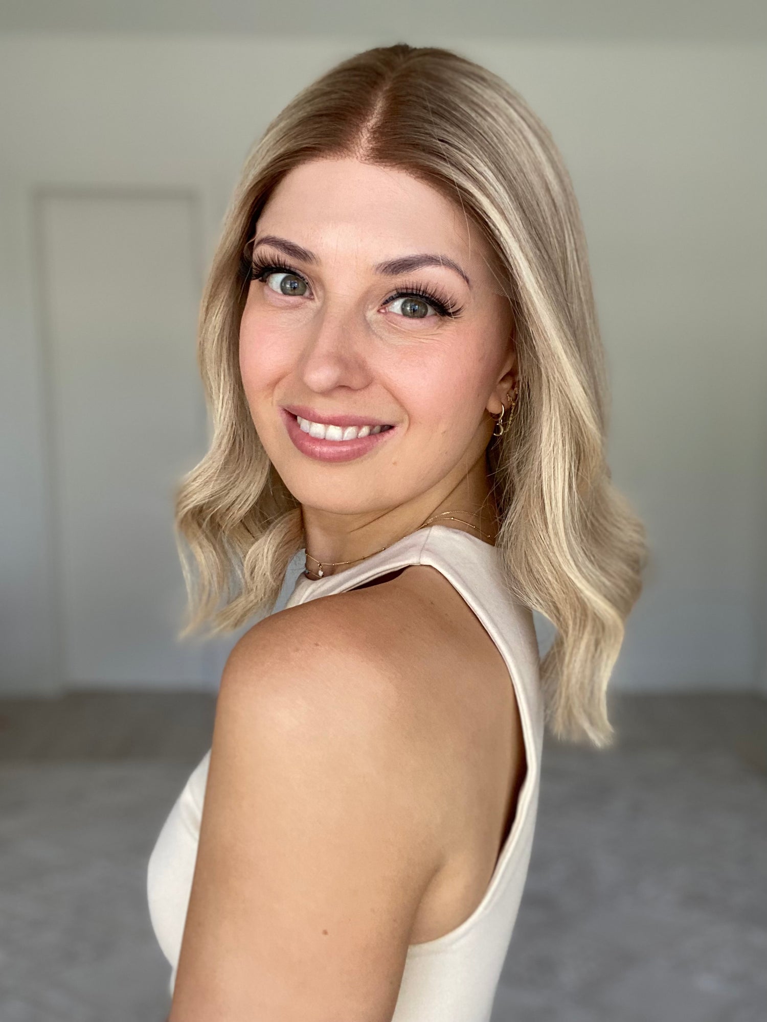 Ashy Blonde // Luxe Wig // 14 Inches // M Cap