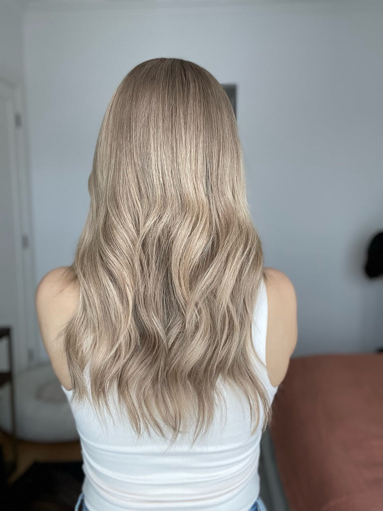 Creamy Blonde Balayage // Game Changer Wig // 20 inches // XS Cap