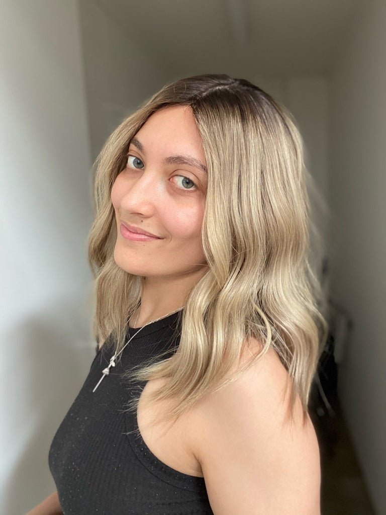 Dimensional Ash Blonde with Roots 8x8 13-15